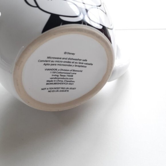 Disney Minnie Mouse Oval Ceramic Mug 18oz | NWOT | Bold Black/Red/White Characte - Picture 4 of 6